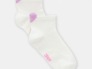 Παιδικές Κάλτσες για Κορίτσια Λευκές/Λιλά Hearts – ΕΚΡΟΥ